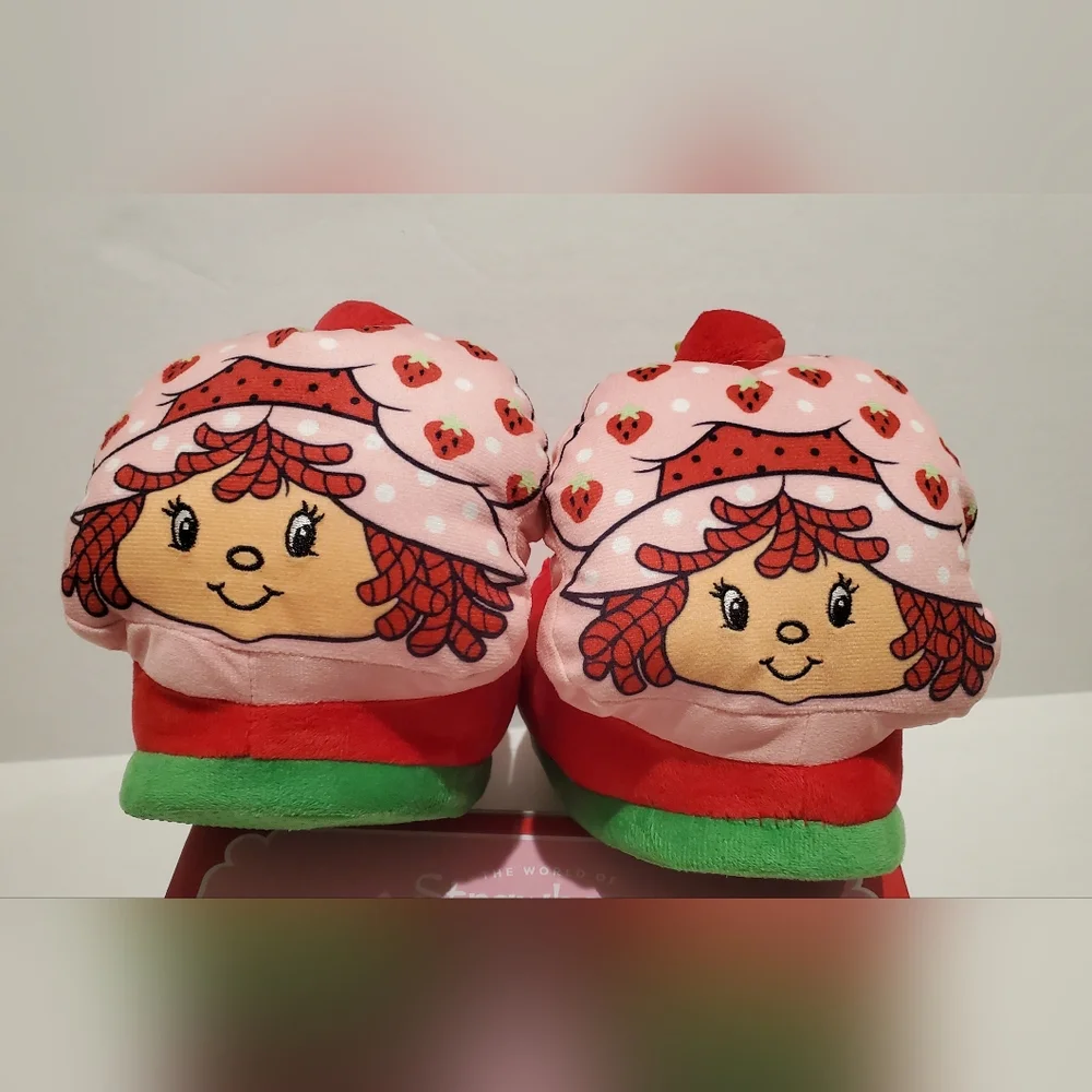 Strawberry Shortcake Character Slippere Youth XL Sz 4/5 Pink, Red And Green